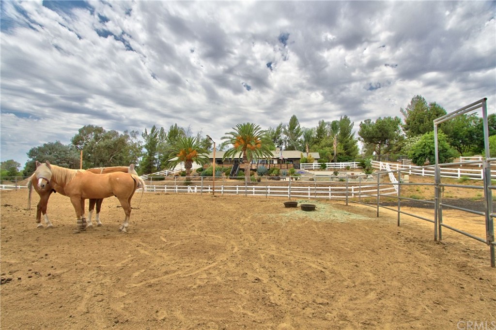 36900 Vía Broza Temecula, CA 92592 - Photo 53 of 70