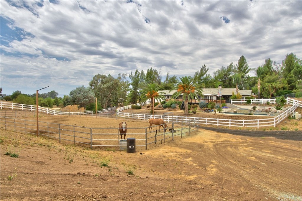 36900 Vía Broza Temecula, CA 92592 - Photo 54 of 70
