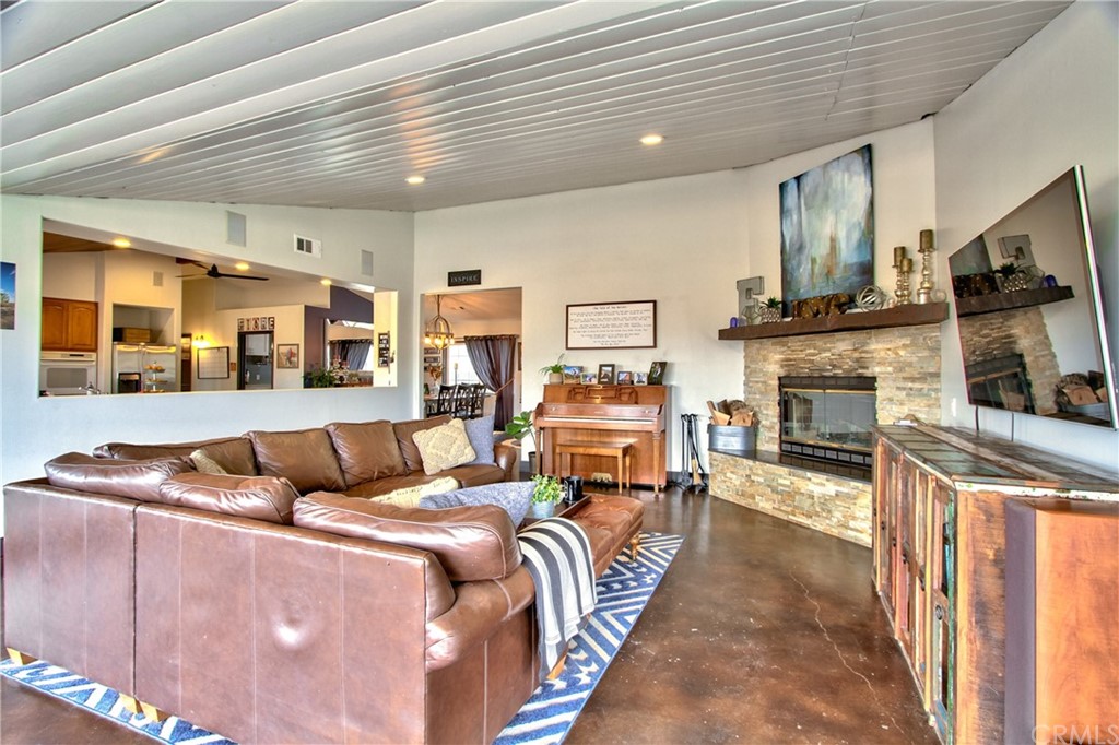 36900 Vía Broza Temecula, CA 92592 - Photo 9 of 70