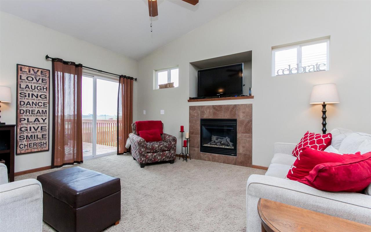 174 Ridge View Drive Fairfax, IA 52228 - Photo 5 of 25 Gallery Image 5