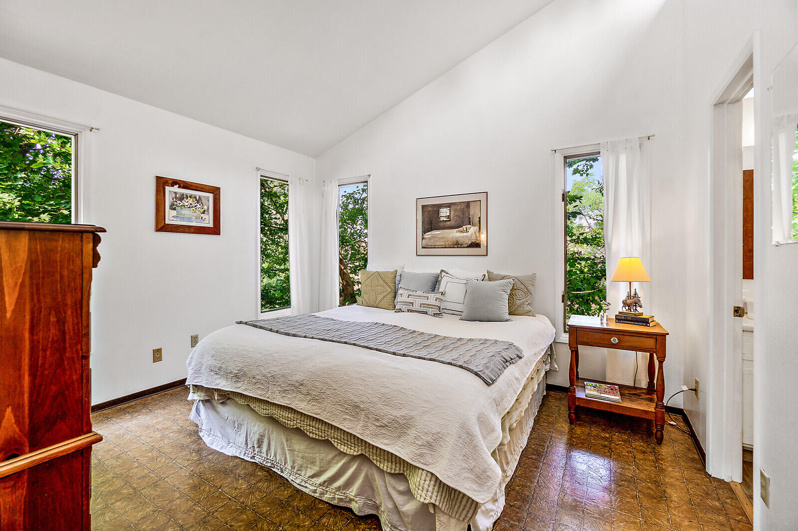 58 East Valley View Road Ashland, OR 97520 - Photo 46 of 56 46_DSC05573_mls