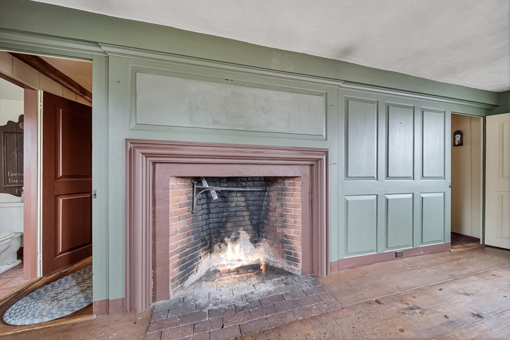 7 Lower Green Newbury, MA 01951 - Photo 5 of 39