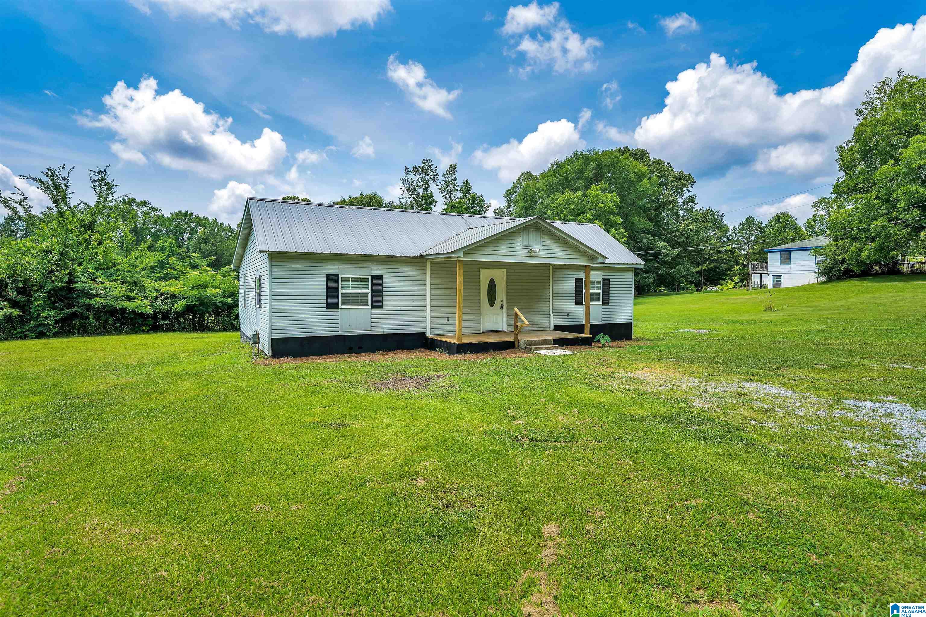 435 Southview Road Sylacauga, AL 35150 - Photo 2 of 30