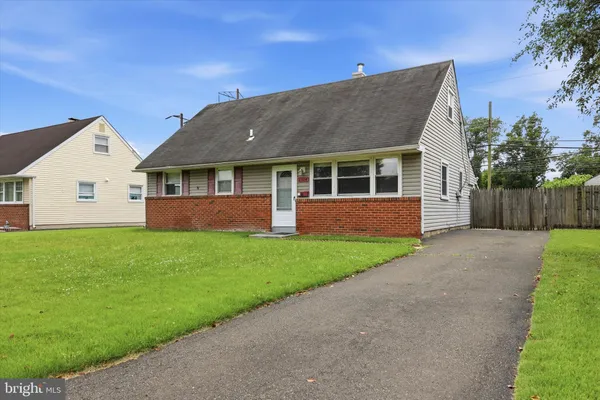 $369,000 | 1304 Nancy Drive, Croydon, PA 19021