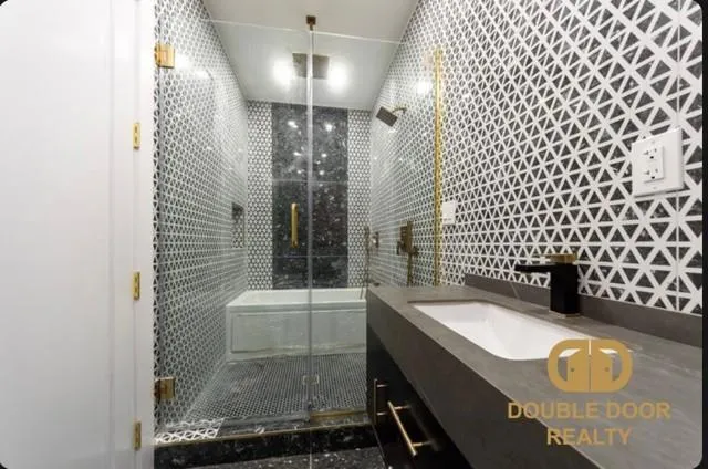 $2,585,000 | 1487 East 14th Street | The Lindens