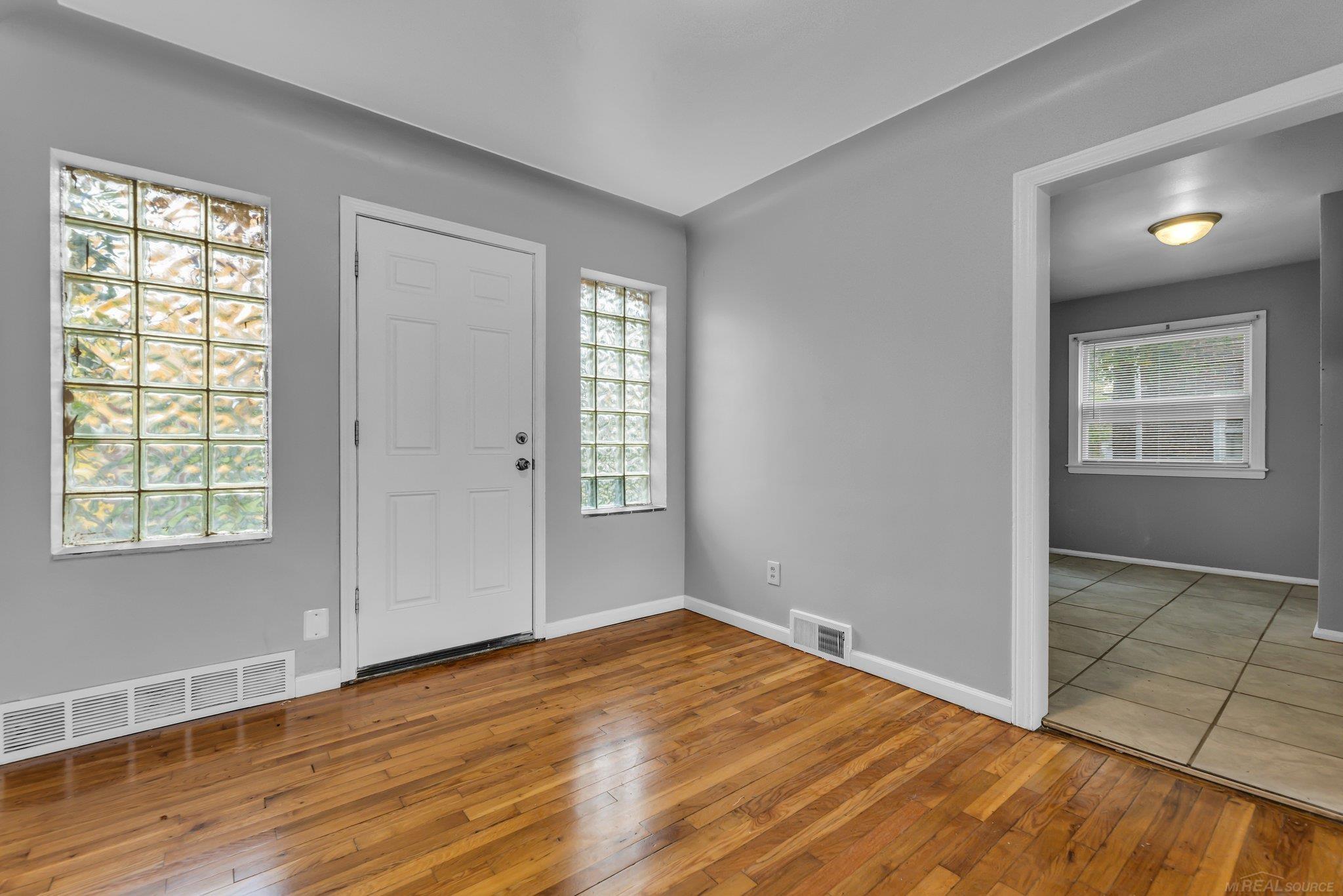 17182 Evergreen Road Detroit, MI 48219 - Photo 2 of 21 50168088-8B8B87D7-76F2-4368-9202-441F4AF074FE.JPG