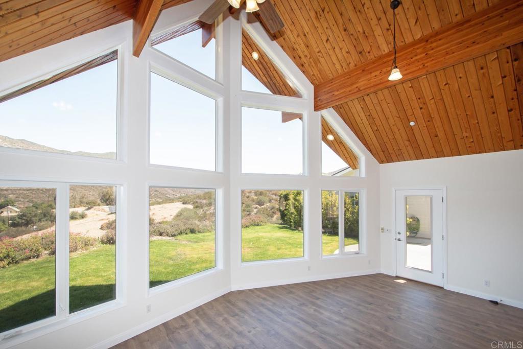 2670 Vista Del Rio Fallbrook, CA 92028 - Photo 5 of 24