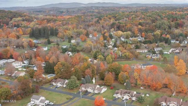 $265,000 | 52 Streamview Lane, North Greenbush, NY 12198