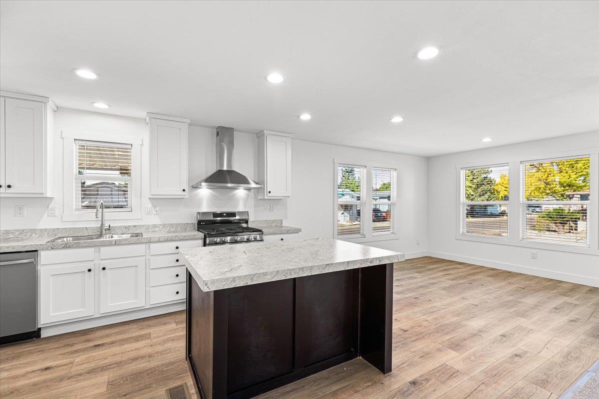 2128 Barrington Lane Modesto, CA 95350 - Photo 12 of 44