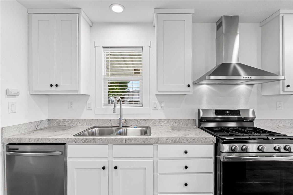 2128 Barrington Lane Modesto, CA 95350 - Photo 14 of 44