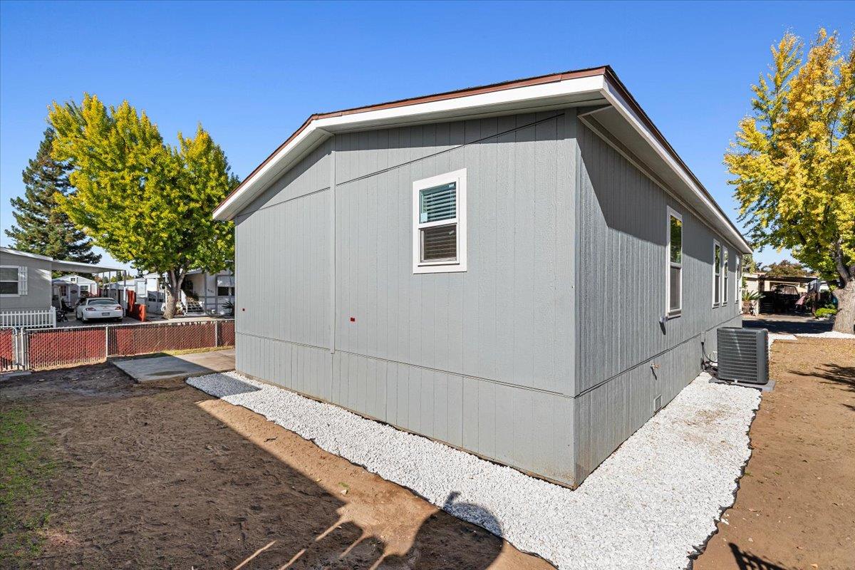 2128 Barrington Lane Modesto, CA 95350 - Photo 32 of 44