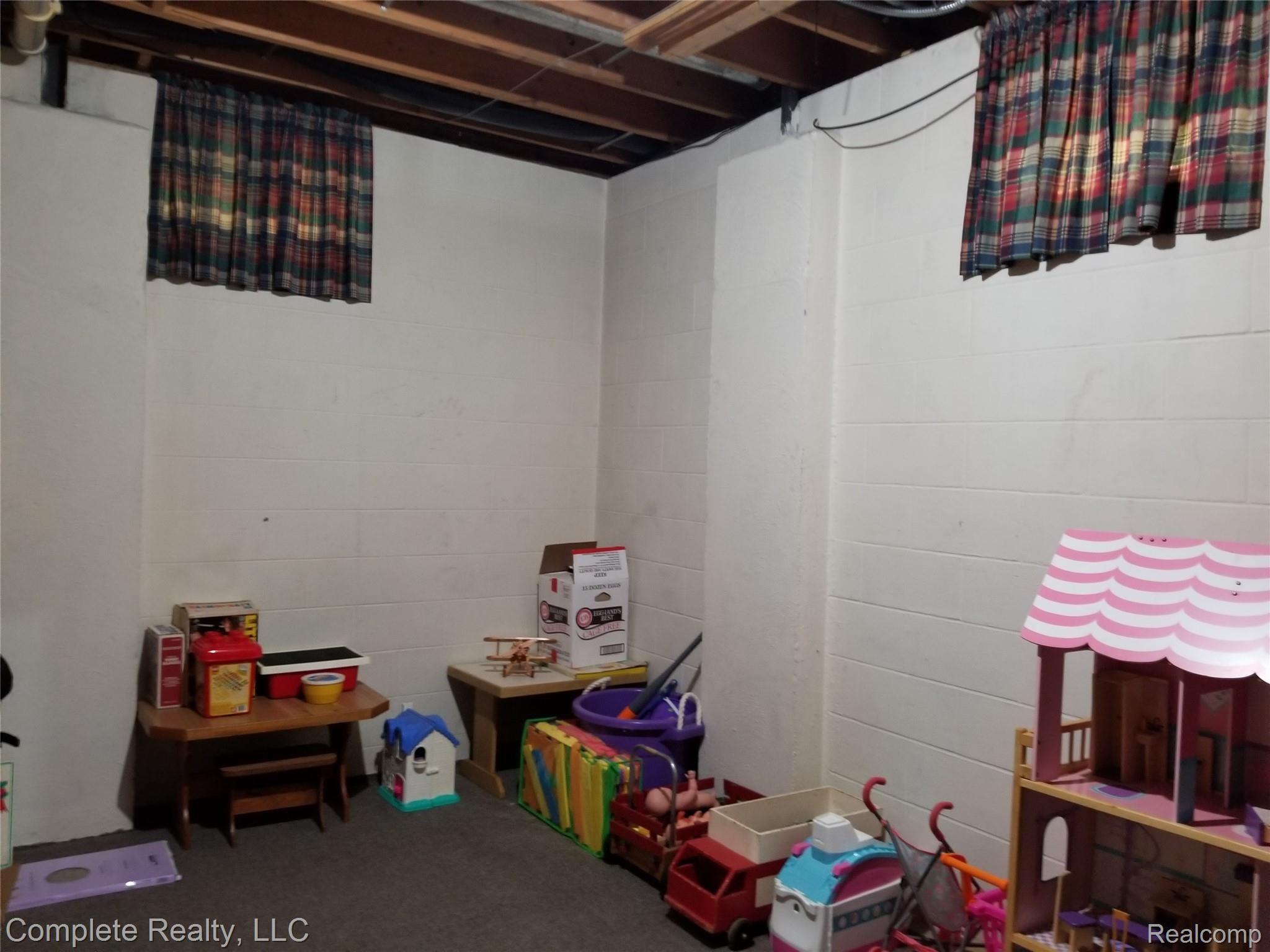 4145 North Center Road Flint, MI 48506 - Photo 57 of 61 20200601_151703.jpg