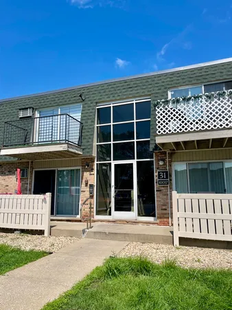 $1,500 | 10037 Walnut Terrace, Unit 312, Palos Hills, IL 60465