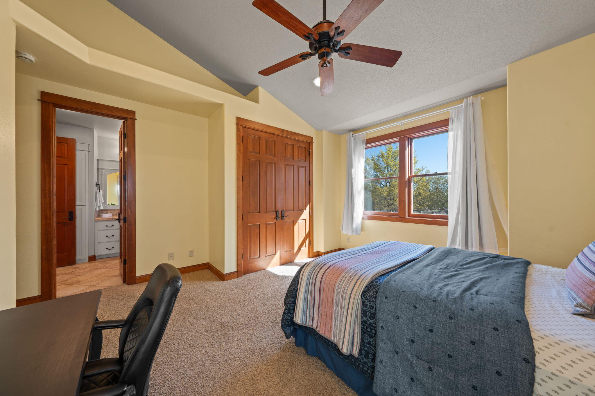 63455 Overtree Road Bend, OR 97701 - Photo 29 of 82 42-web-or-mls-Riley Visuals-18