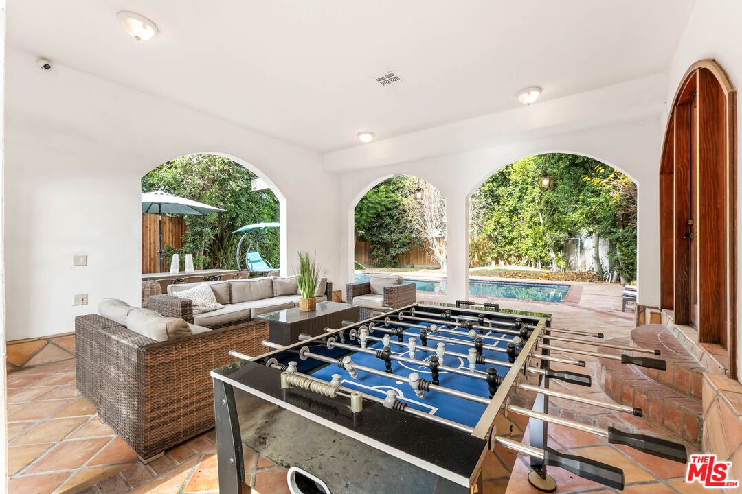 12109 Maxwellton Road Studio City, CA 91604 - Photo 16 of 75