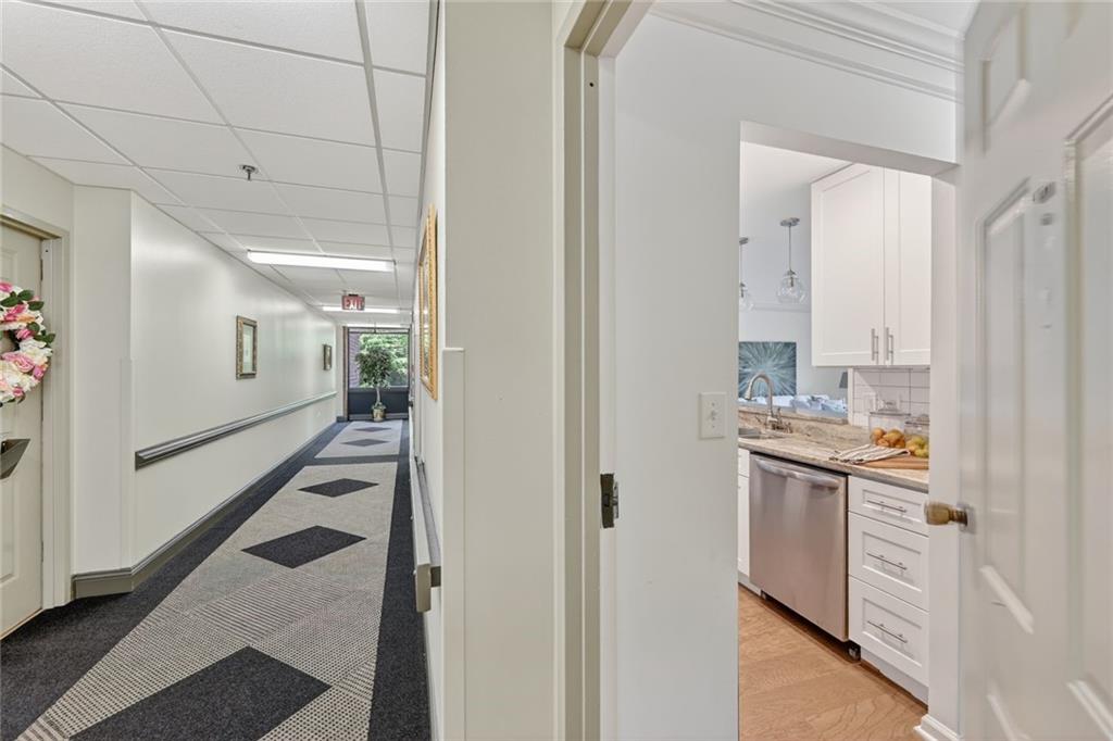 300 Johnson Ferry Road, Unit B201 Atlanta, GA 30328 - Photo 17 of 20