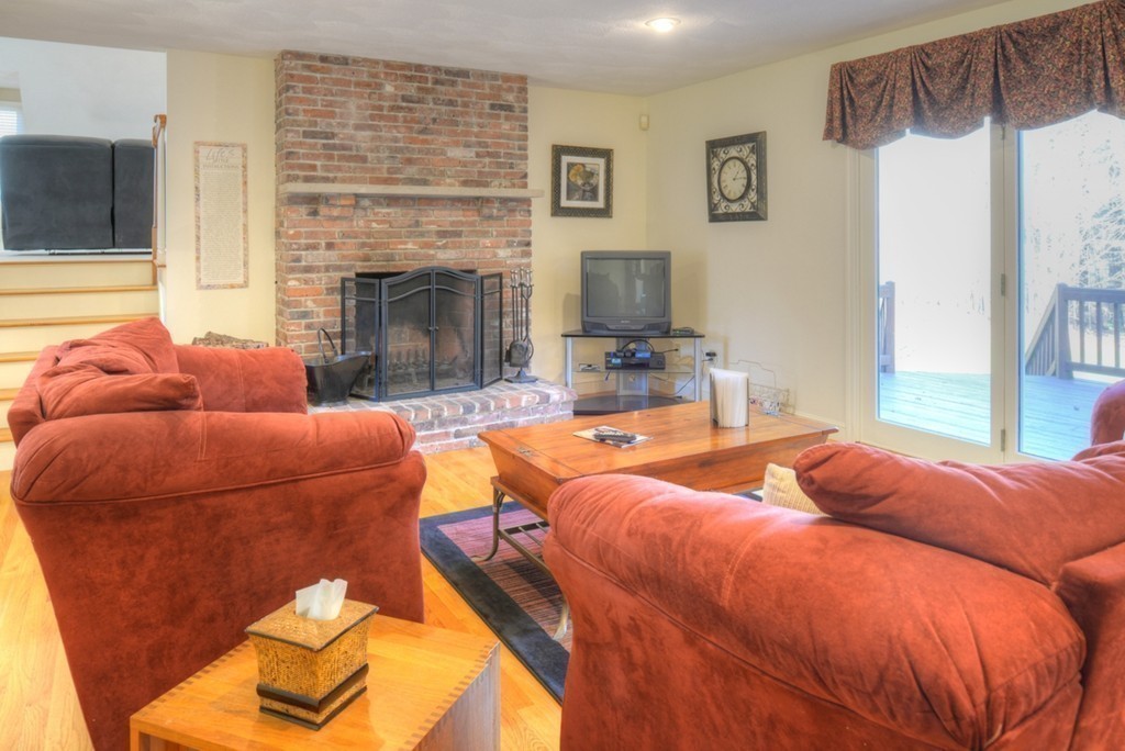39 Arrowhead Farm Road Boxford, MA 01921 - Photo 3 of 28