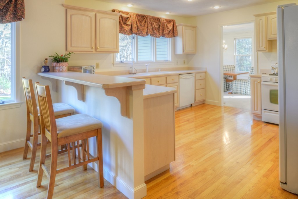39 Arrowhead Farm Road Boxford, MA 01921 - Photo 9 of 28