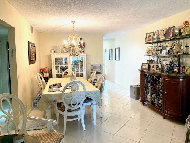 2001 Exeter Boca Raton, FL 33434 - Photo 3 of 20 Dining Room