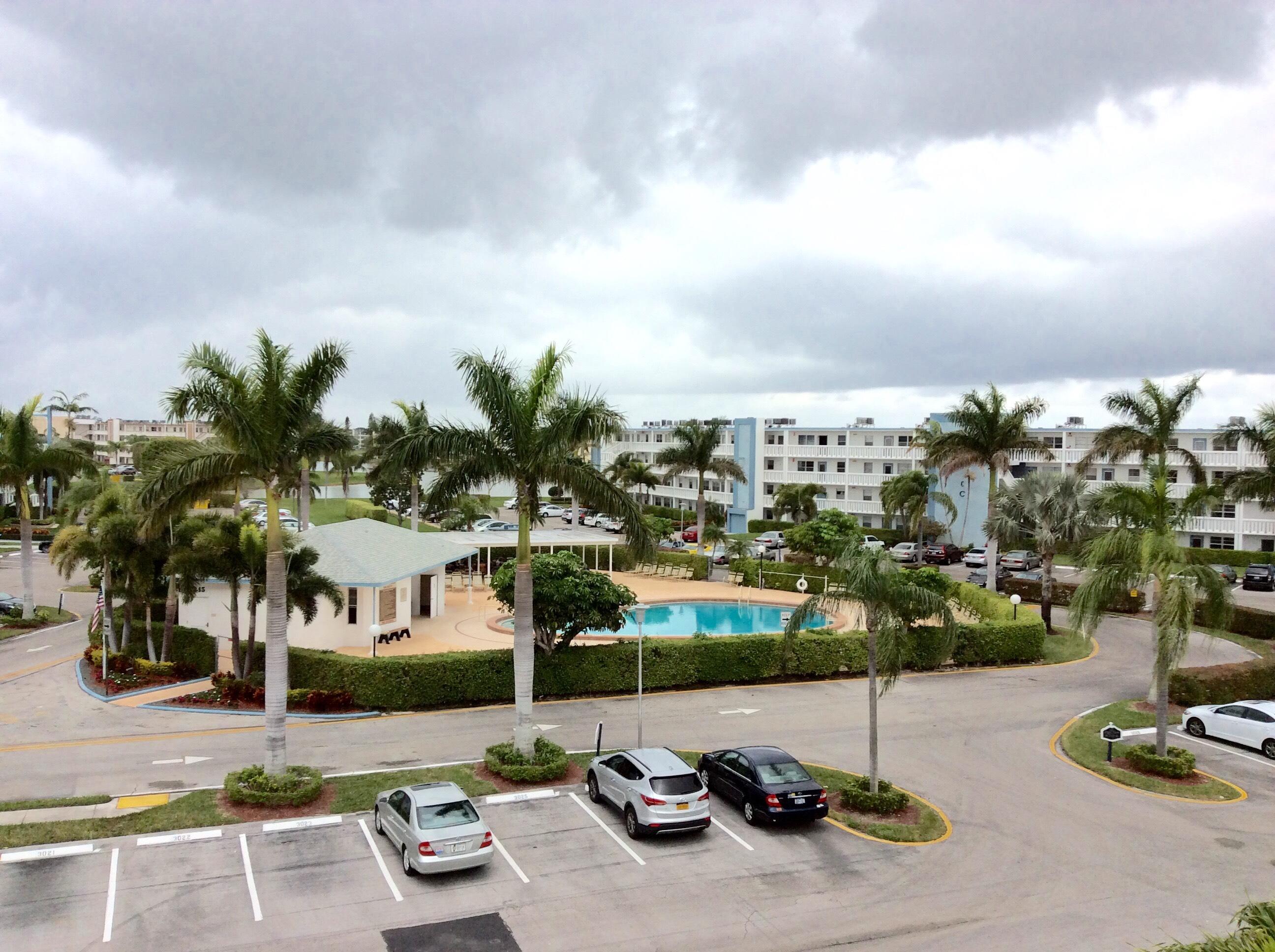 2001 Exeter Boca Raton, FL 33434 - Photo 8 of 20 Exeter Pool