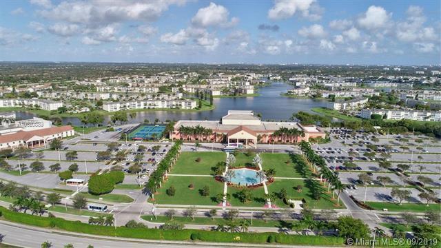 2001 Exeter Boca Raton, FL 33434 - Photo 9 of 20 Community