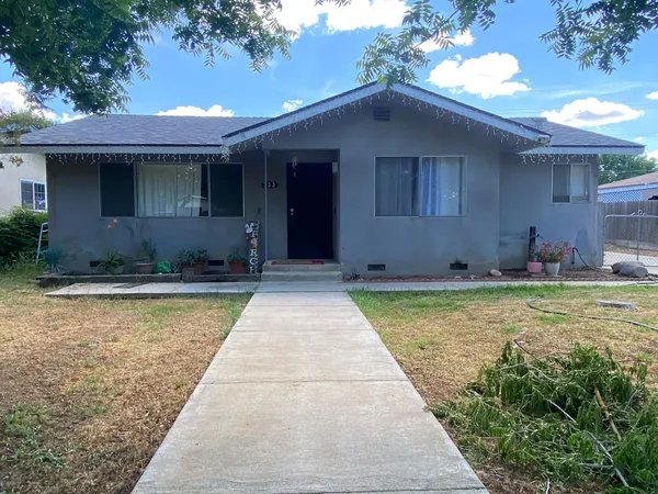 $289,900 | 333 East Linden Avenue, Reedley, CA 93654
