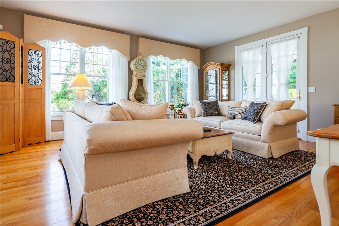 389 Wickford Point Road North Kingstown, RI 02852 - Photo 11 of 49