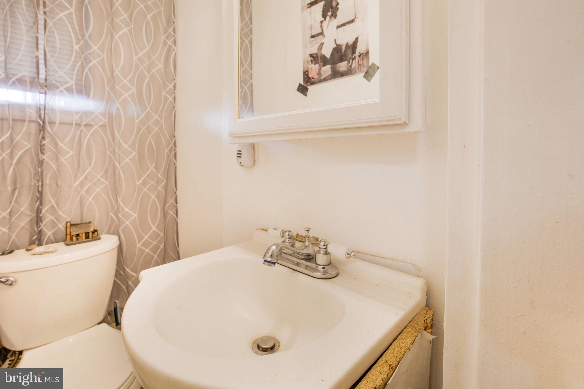 459 Riggs Road Northeast Washington, DC 20011 - Photo 16 of 31 Powder Room