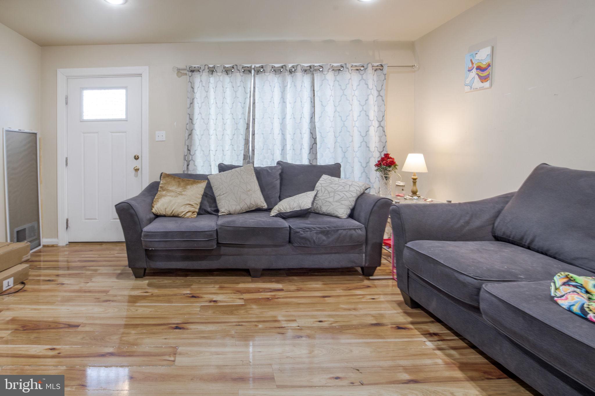 459 Riggs Road Northeast Washington, DC 20011 - Photo 6 of 31 Living Room