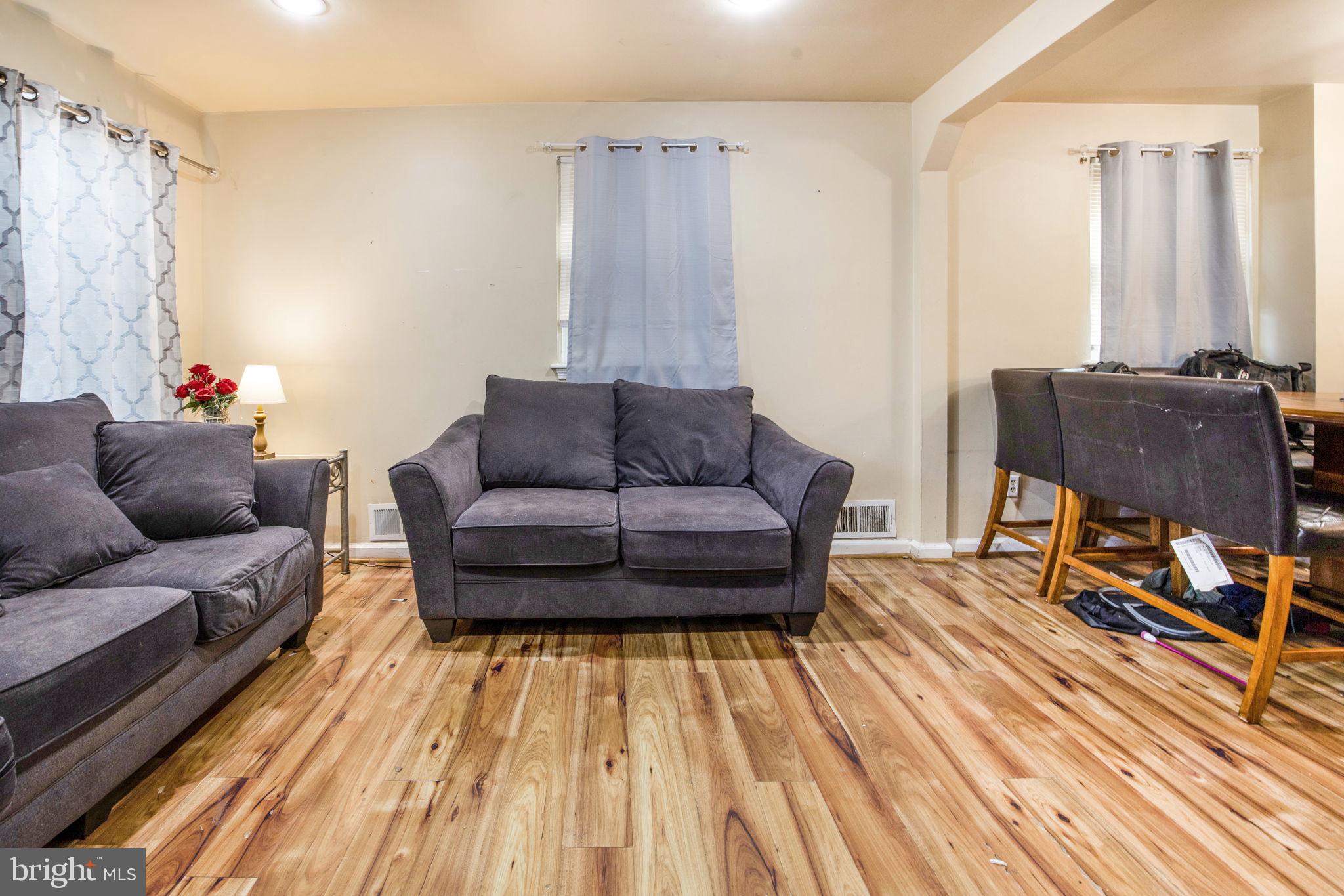 459 Riggs Road Northeast Washington, DC 20011 - Photo 8 of 31 Living Room