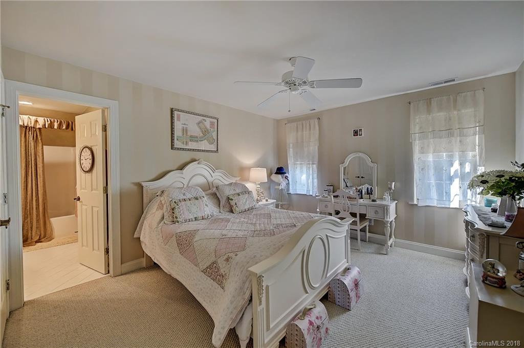 16126 Woolwine Road Charlotte, NC 28278 - Photo 14 of 36 Gallery Image 14