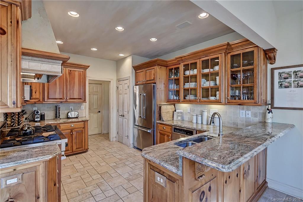 16126 Woolwine Road Charlotte, NC 28278 - Photo 6 of 36 Gallery Image 6