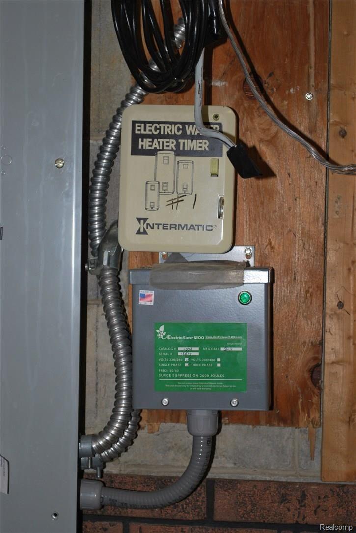 5365 Hollenbeck Road Columbiaville, MI 48421 - Photo 29 of 48 Surge Suppressor on Box - Copy.JPG