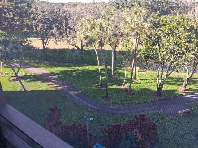 $199,900 | 1400 St Charles Place, Unit 524, Pembroke Pines, FL 33026