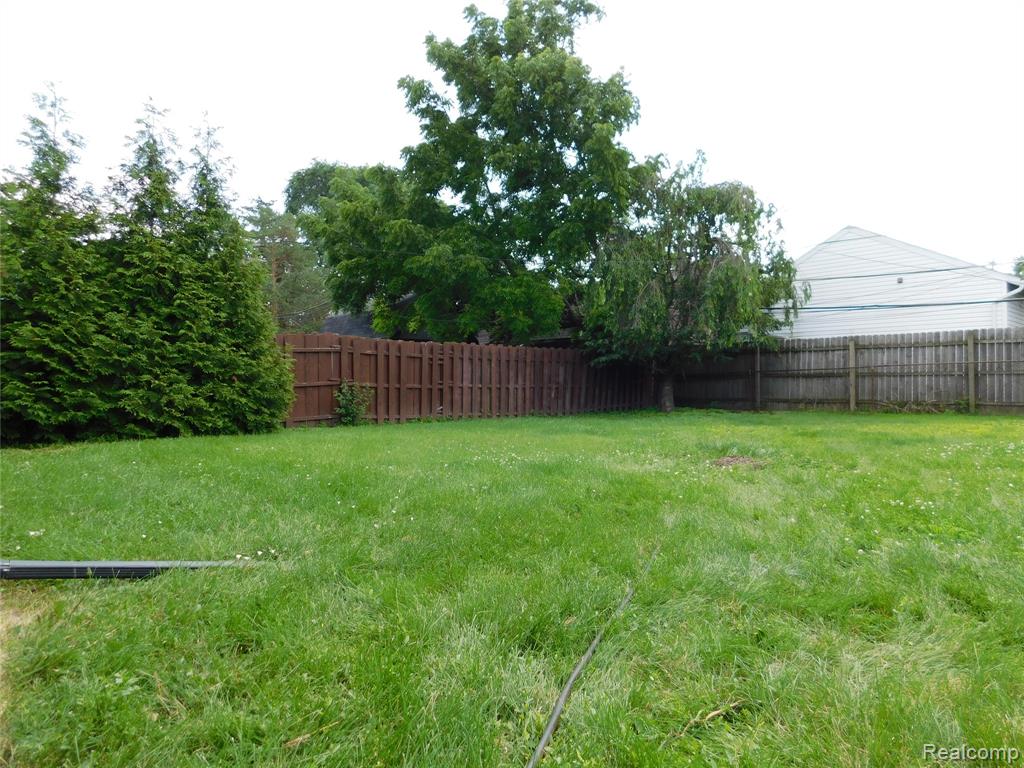 16740 College Fraser, MI 48026 - Photo 28 of 28