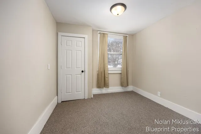 $389,900 | 700 Broadway Avenue Northwest, Grand Rapids, MI 49504