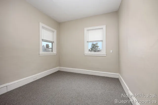 $389,900 | 700 Broadway Avenue Northwest, Grand Rapids, MI 49504