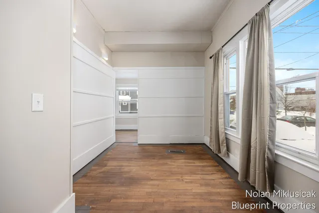 $389,900 | 700 Broadway Avenue Northwest, Grand Rapids, MI 49504