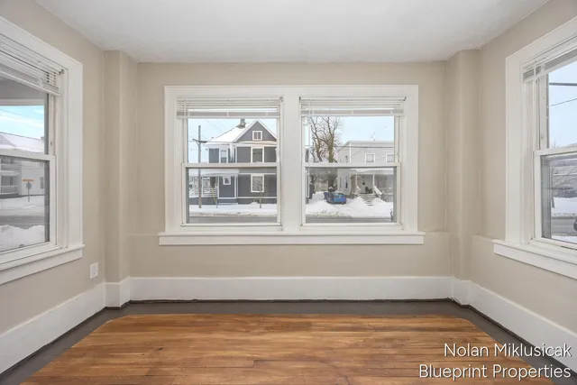 $389,900 | 700 Broadway Avenue Northwest, Grand Rapids, MI 49504