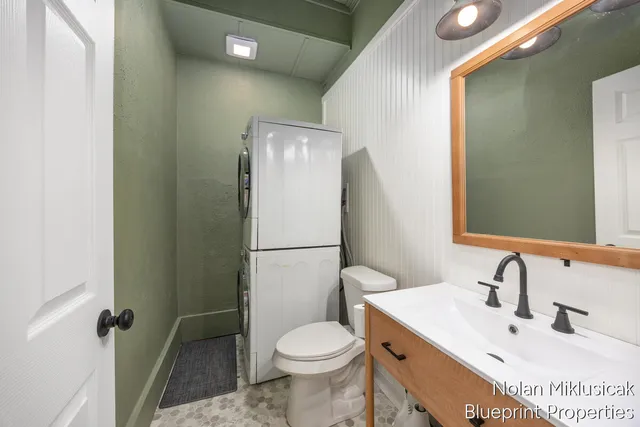 $389,900 | 700 Broadway Avenue Northwest, Grand Rapids, MI 49504