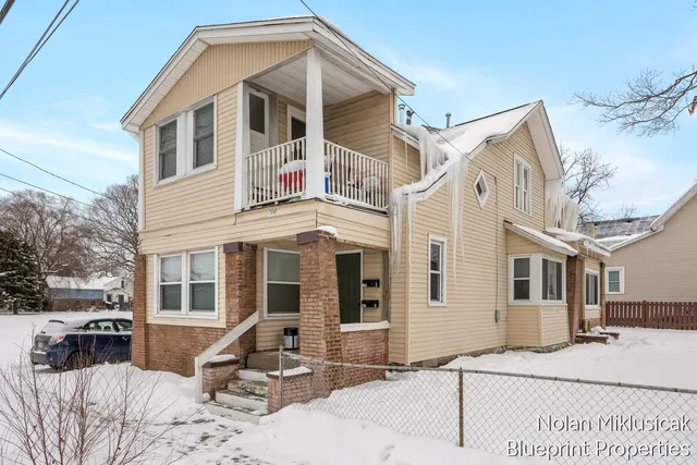 $389,900 | 700 Broadway Avenue Northwest, Grand Rapids, MI 49504