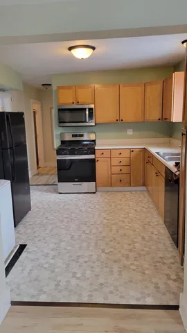 $389,900 | 700 Broadway Avenue Northwest, Grand Rapids, MI 49504