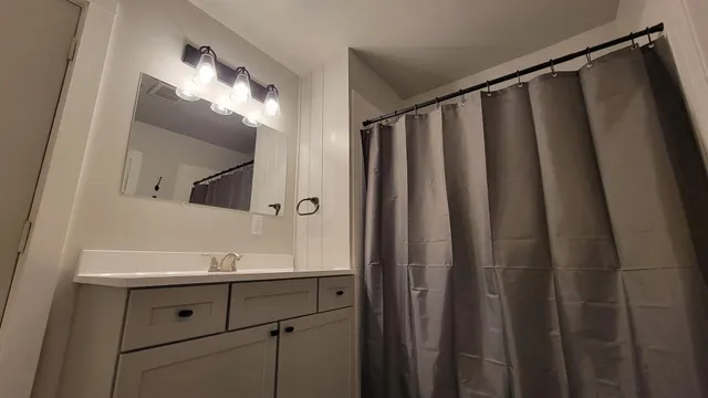 $389,900 | 700 Broadway Avenue Northwest, Grand Rapids, MI 49504