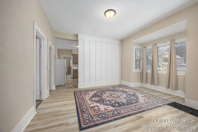 $389,900 | 700 Broadway Avenue Northwest, Grand Rapids, MI 49504