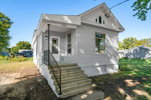 $179,900 | 402 North 2nd Street, Earlville, IL 60518