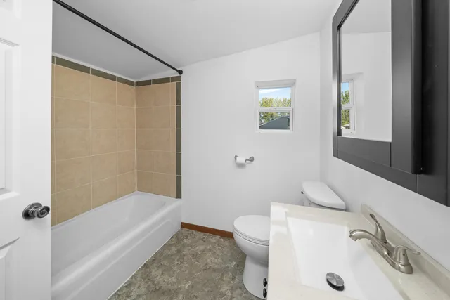 $179,900 | 402 North 2nd Street, Earlville, IL 60518