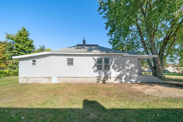 $179,900 | 402 North 2nd Street, Earlville, IL 60518