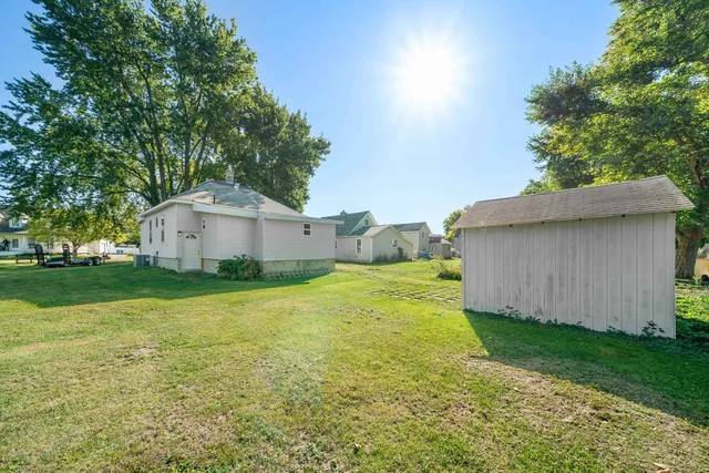 $179,900 | 402 North 2nd Street, Earlville, IL 60518