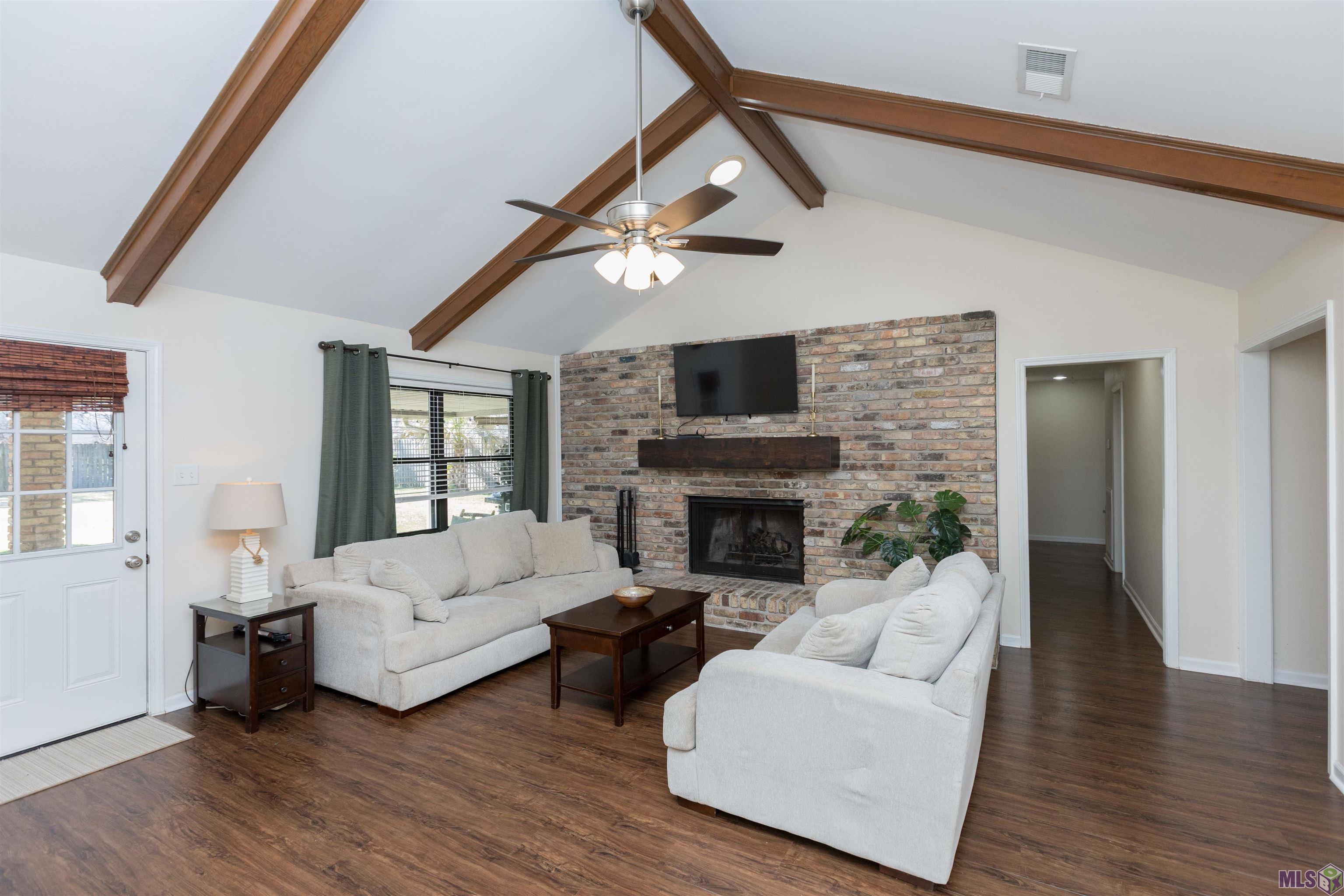 15132 7 Pines Avenue Baton Rouge, LA 70817 - Photo 2 of 37