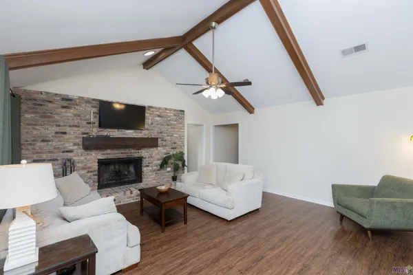 $300,000 | 15132 7 Pines Avenue, Baton Rouge, LA 70817